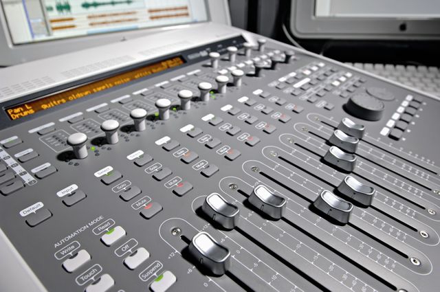 blank The eight faders are motorised.